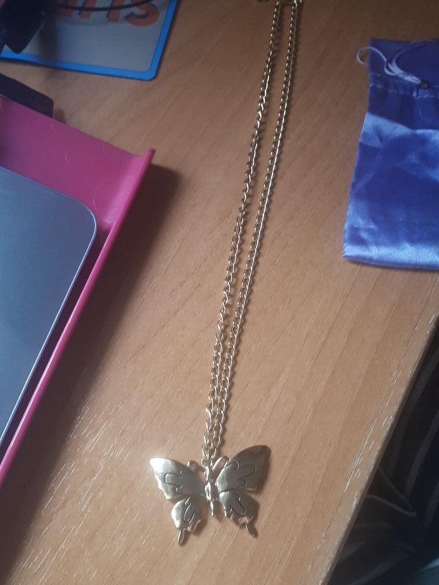 Colgante con cadena Mariposa