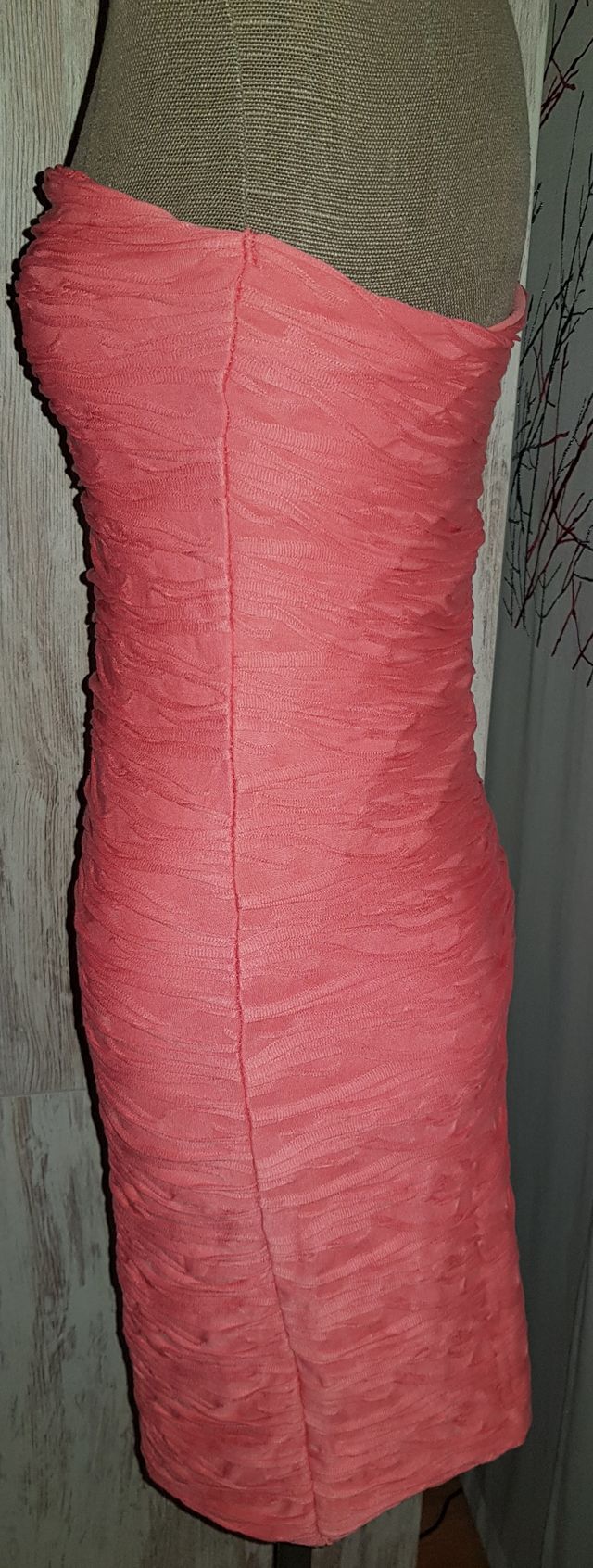 vestido corto coral zara.