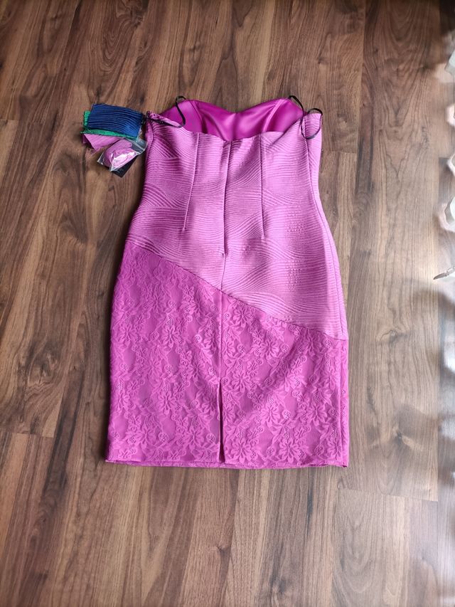 vestido con ETIQUETA