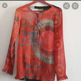 Blusa Desigual de segunda mano en la provincia de Vizcaya en Blusa Desigual de segunda mano en la provincia de Vizcaya en