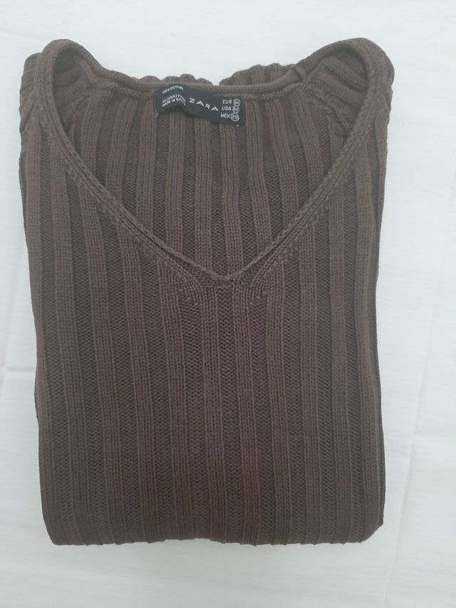 Lote 2 jerseys.Azul degradado- Marrón escote pico