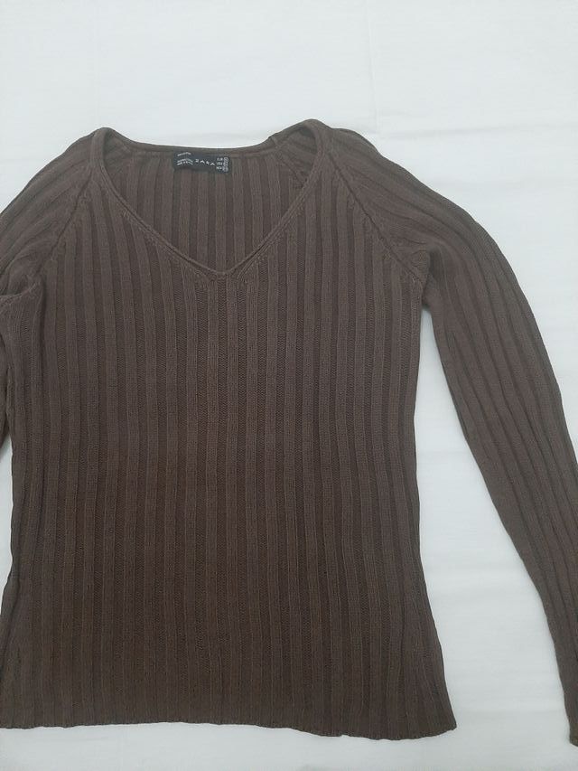 Lote 2 jerseys.Azul degradado- Marrón escote pico