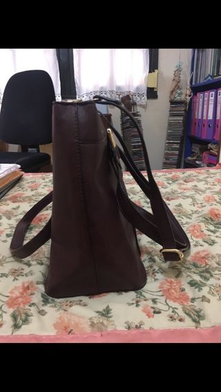 Bolso shopper granate Misako de segunda mano por 5 EUR en Gijón en WALLAPOP