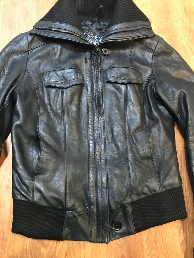 Cazadora de piel Stradivarius