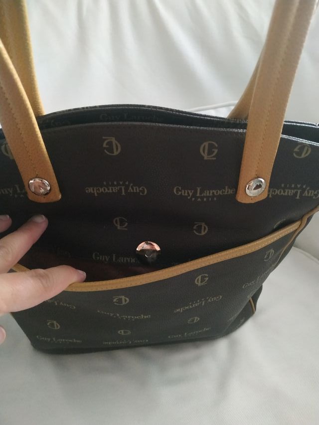 Bolso de piel Guy Laroche