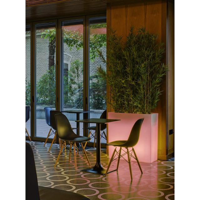 Maceteros con luz rgb cambio de colores