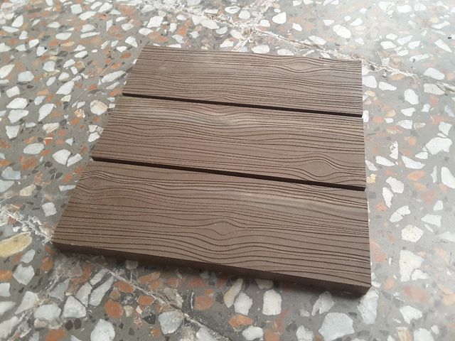 Suelo imitacion madera de segunda mano por 1,8 € en Catral en WALLAPOP
