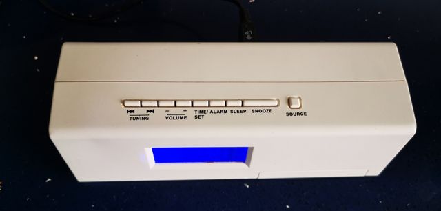 Radio Reloj y altavoz para el móvil