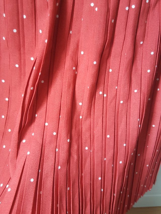 Vestido Bershka lunares palabra honor plisada