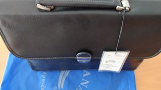 Bolso\\/maletín de hombre KATANA de piel en negro de segunda mano por 40 EUR  en Madrid en WALLAPOP