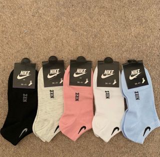 CALCETINES NIKE EVERYDAY LIGHTWEIGHT Tallas S Color Negro/Bco