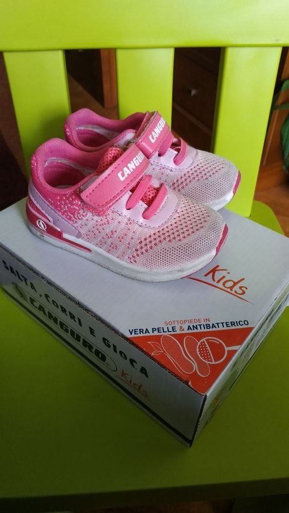 Zapatillas bebe niña 21