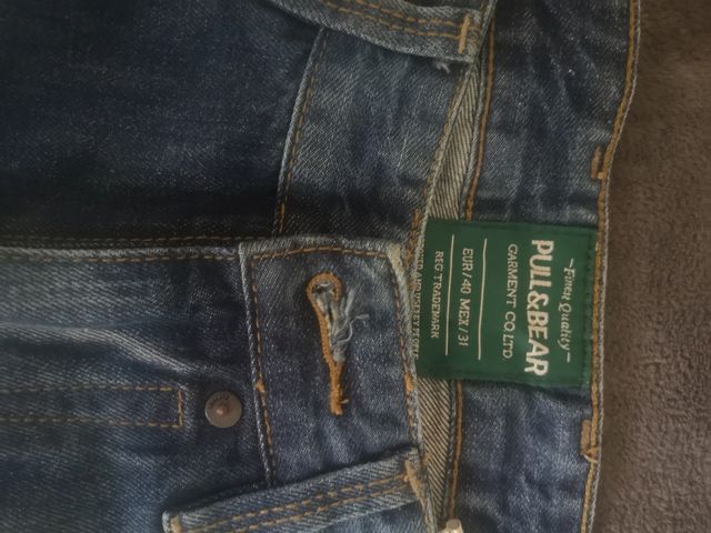 Pantalónes Jean Pull&Bear.
