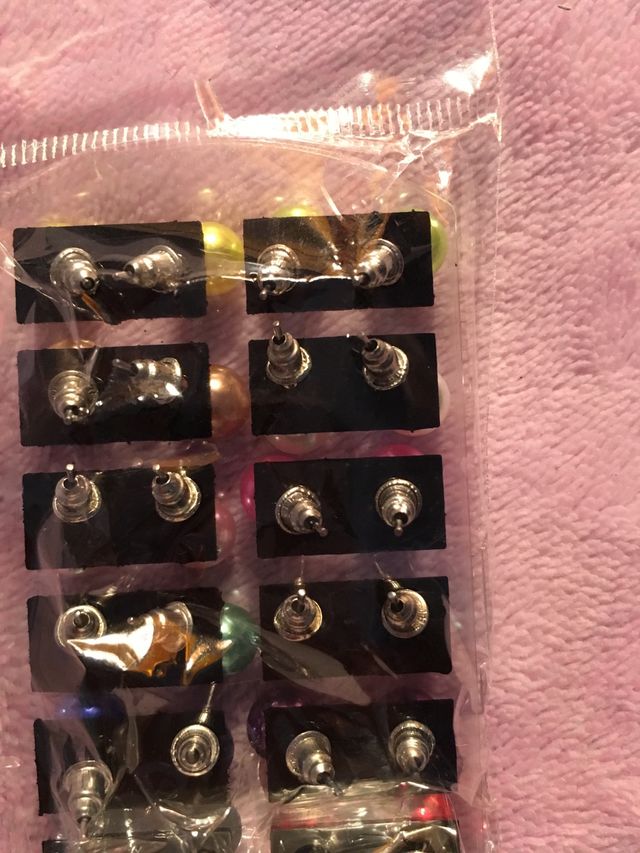 Pendientes bolitas colores