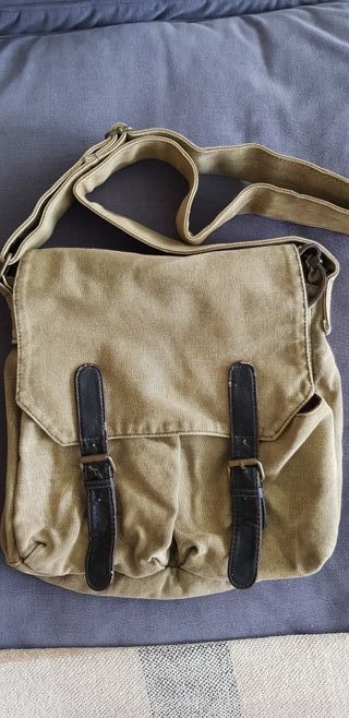 Bolso Hombre bandolera hippie de segunda mano por 5 EUR en Fuenlabrada en  WALLAPOP
