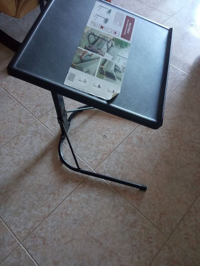 Mesa auxiliar multifuncional ajustable