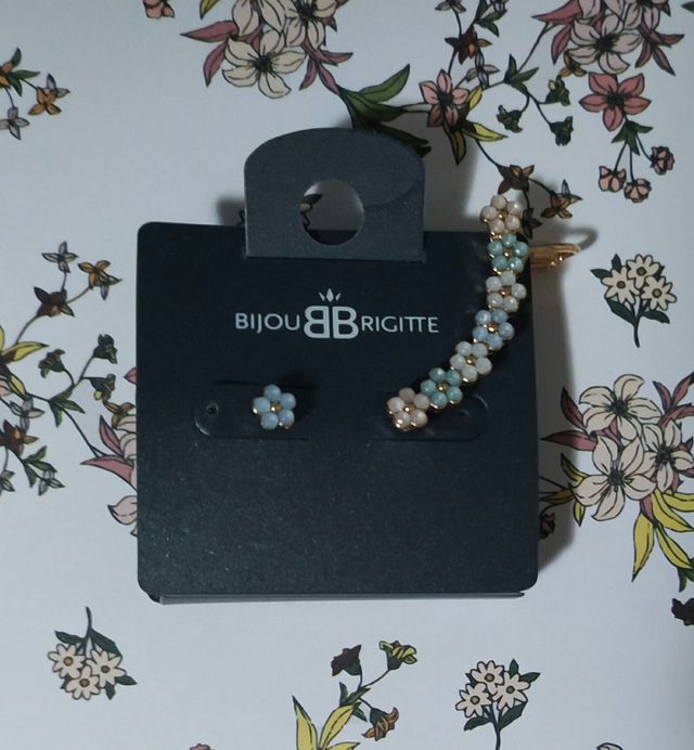 Pendientes asimétricos