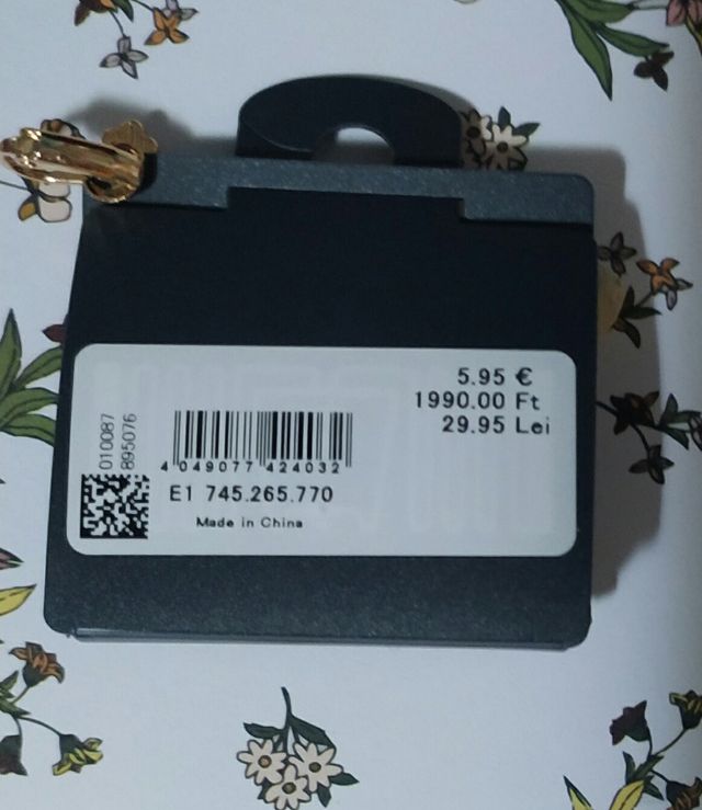 Pendientes asimétricos