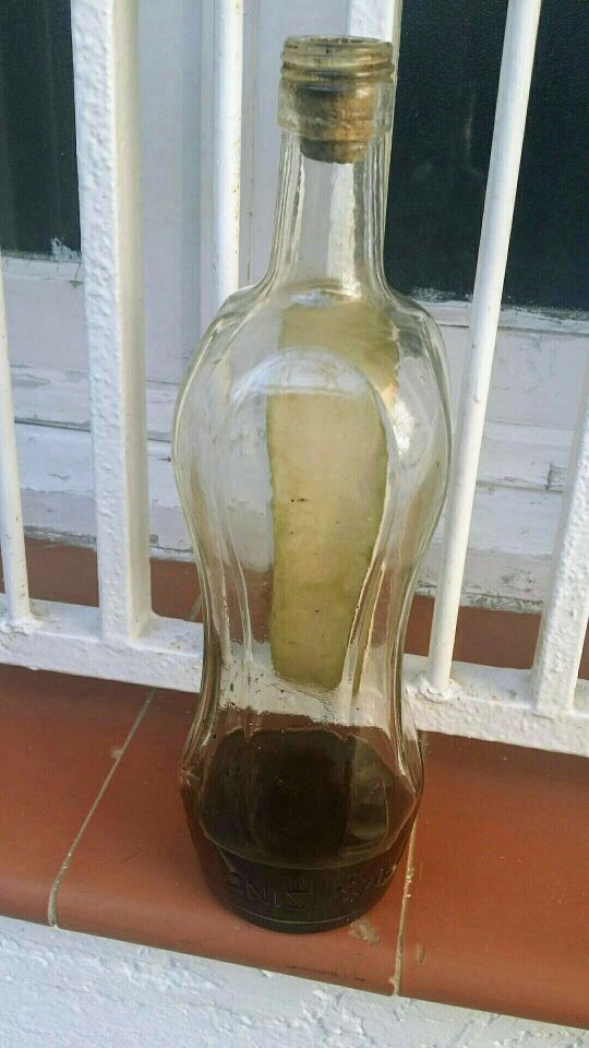 Antigua botella ANÍS Salzillo.