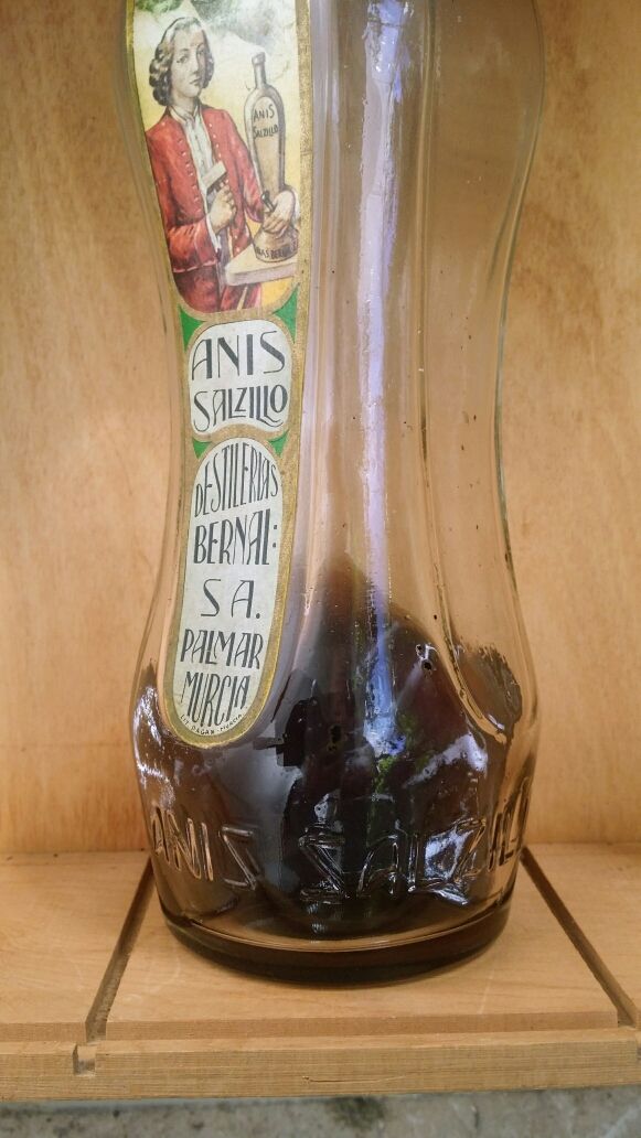 Antigua botella ANÍS Salzillo.