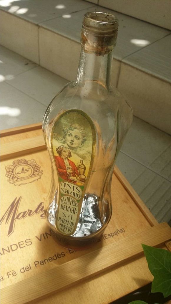 Antigua botella ANÍS Salzillo.