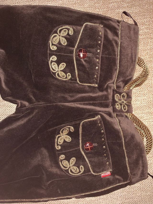 Pantalón terciopelo marrón bordado