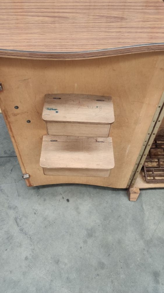 ANTIGUA MÁQUINA DE COSER ALFA CON MUEBLE