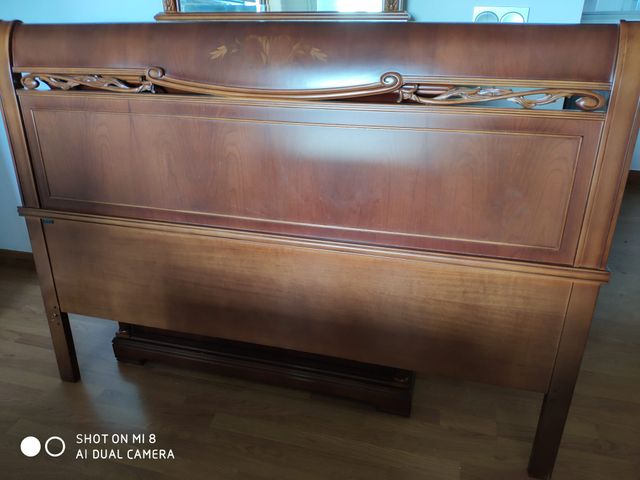 Comoda, espejo y cabecero de madera nogal