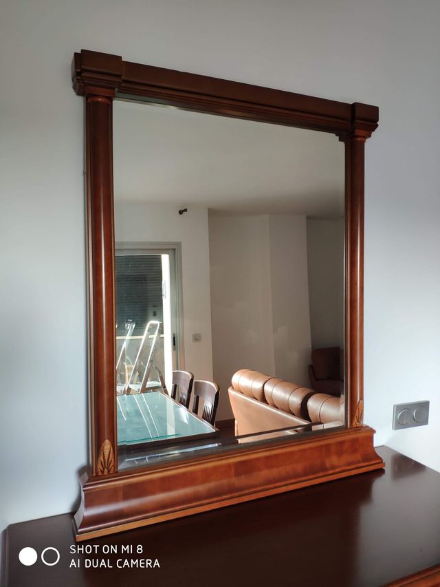 Comoda, espejo y cabecero de madera nogal