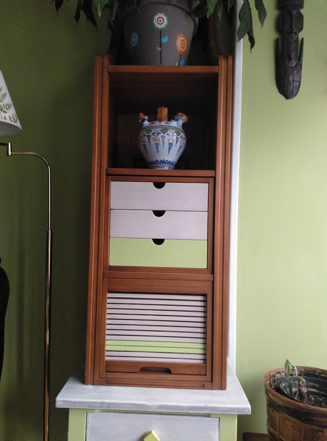 Mueble-estantería de cerezo macizo de segunda mano por 80 € en Oviedo