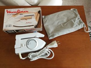 Plancha de viaje Moulinex Travel Jet de segunda mano por 12 EUR en  Barcelona en WALLAPOP