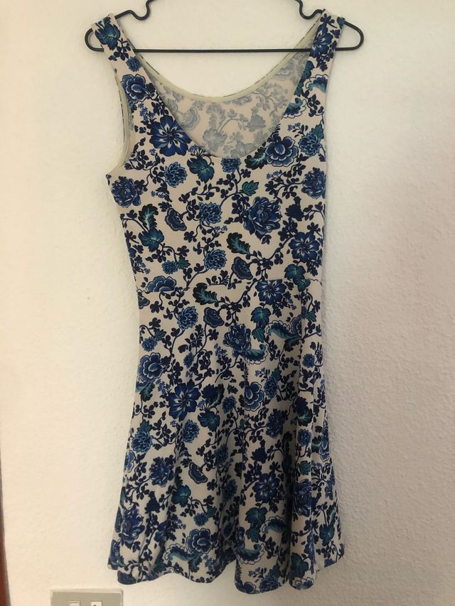 Vestido estampado con flores azules