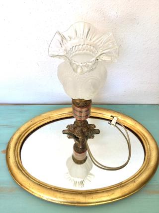 Antigua lámpara de mesa