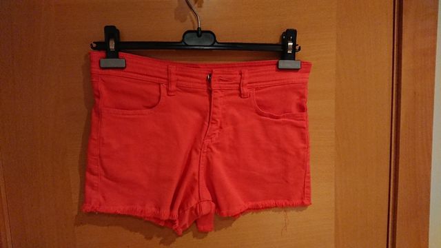 Pantalones cortos naranjas Gocco