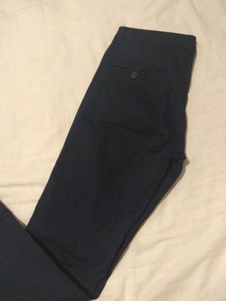 Pantalón chino mujer Sfera t. 36 de segunda mano por 4 EUR en Chiclana de  la Frontera en WALLAPOP