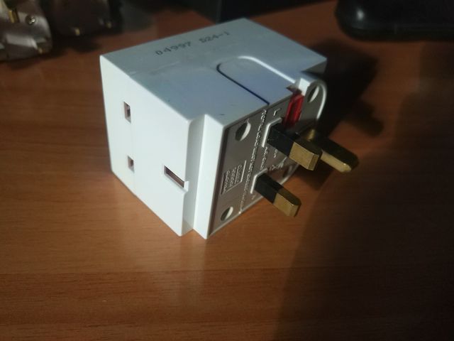 Adaptadores UK varios