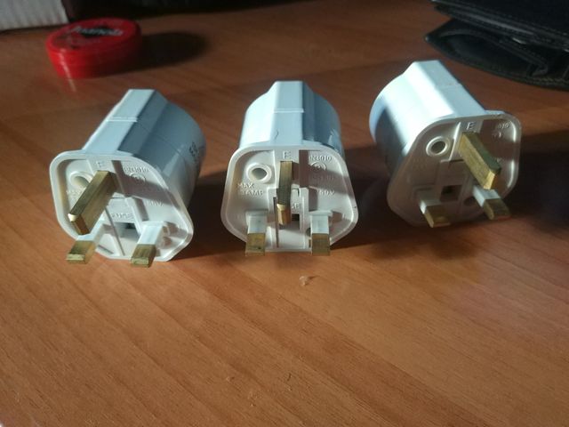Adaptadores UK varios