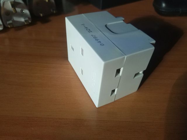 Adaptadores UK varios
