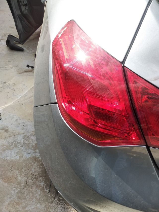 PILOTO TRASERO IZQUIERDO EXTERIOR OPEL ASTRA J