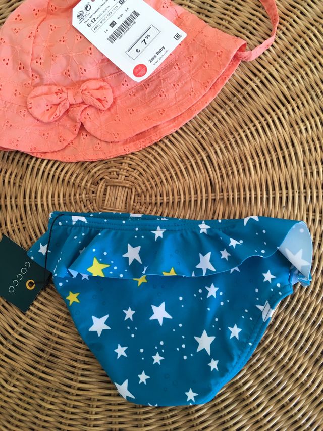 Bañador culetín Gocco nuevo T.6-9 meses con regalo