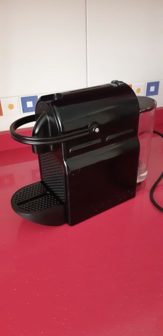 Cafetera Nespresso de segunda mano en Móstoles en WALLAPOP Cafetera Nespresso de segunda mano en Móstoles en WALLAPOP