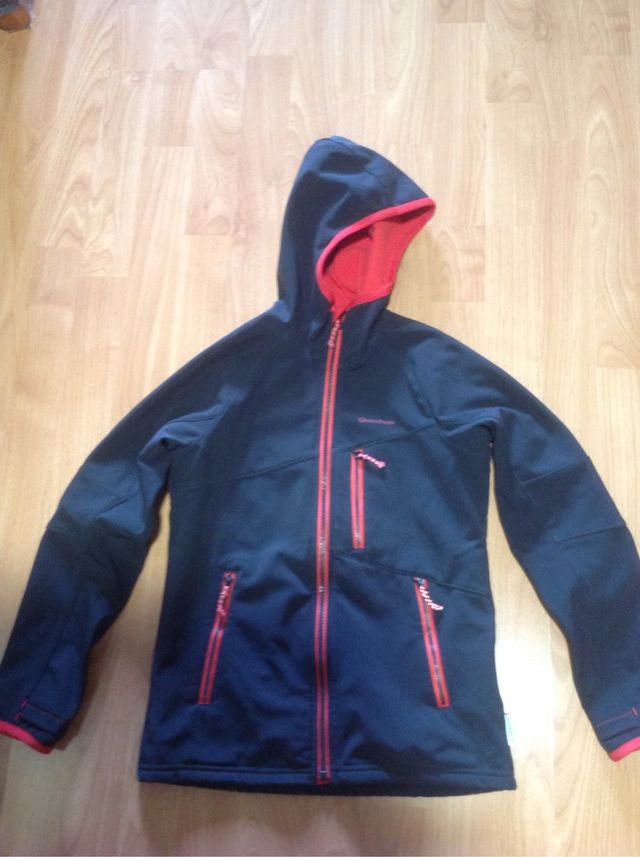Chaqueta de montaña o deporte