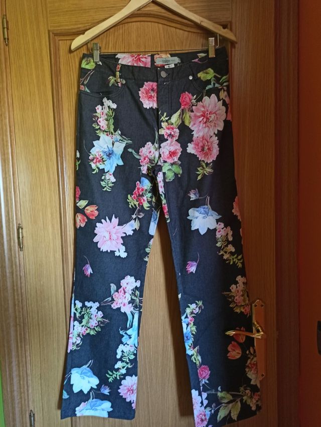 Pantalón flores talla 44