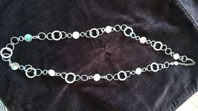 collares cortos y largos