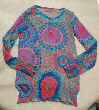 Blusa Desigual de segunda mano en la provincia de Vizcaya en Blusa Desigual de segunda mano en la provincia de Vizcaya en