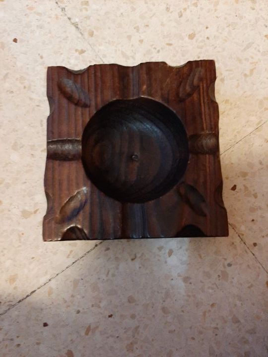 ceniceros de madera tengo 2