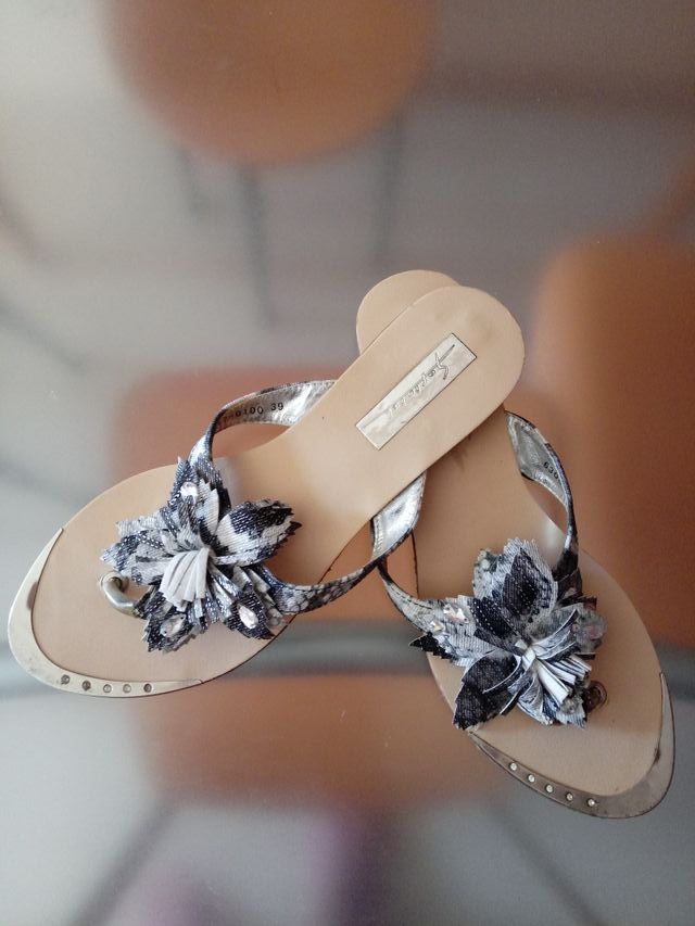 Sandali infradito alla moda n. 39