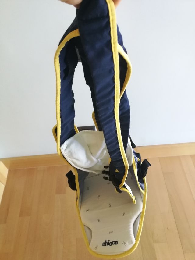 Mochila portabebe marca Chicco unisex