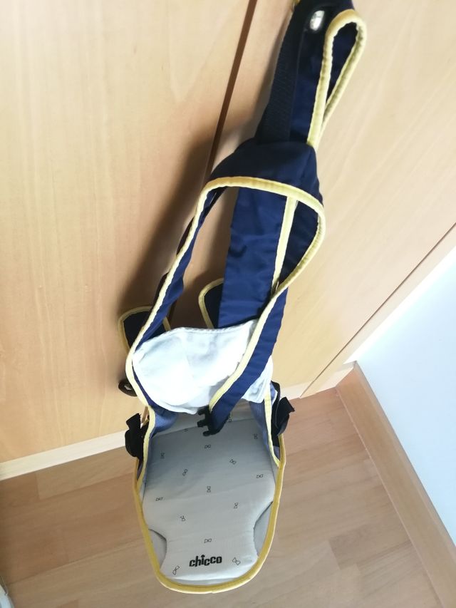 Mochila portabebe marca Chicco unisex