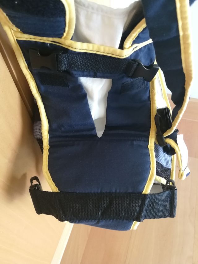 Mochila portabebe marca Chicco unisex